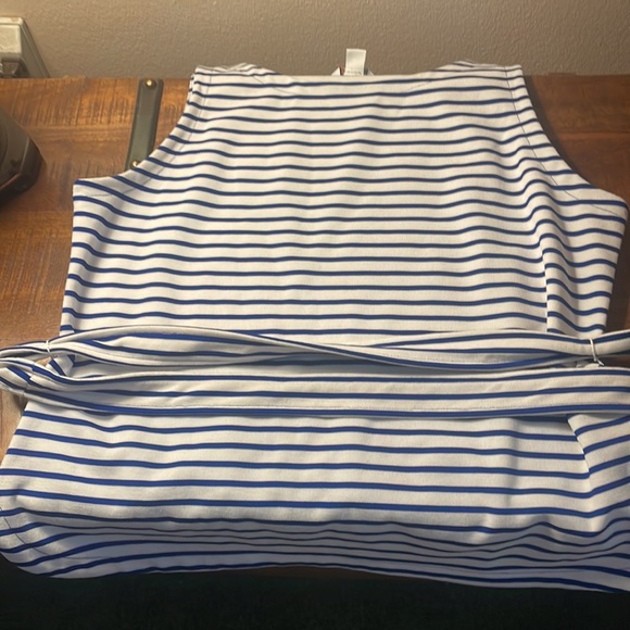 🌞 NWOT Navy and White Petite Large striped belted tank - Picture 4 of 6